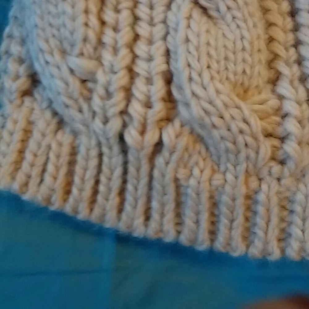 Winter hat - Picture 3 of 3